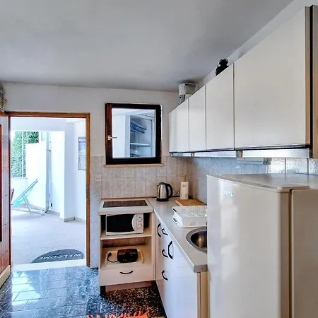Beautiful In With Kitchen